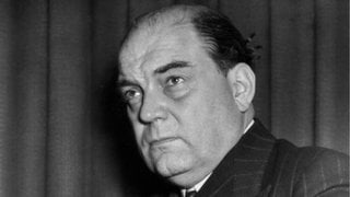 Sefton Delmer (undatierte Aufnahme): Der britische Journalist berichtete für den Daily Express und den Sunday Express und galt Anfang der 1930er-Jahre als bestinformierter Auslandskorrespondent in Berlin. Delmer durfte z.B. als einziger Reporter 1933 mit Hitler den brennenden Reichstag betreten. Von 1941 bis 1945 leitete er über einen Tarnsender die britische Rundfunkpropaganda. Delmer wurde am 24. Mai 1904 in Berlin geboren und starb am 5. September 1979 in Lamarsh.